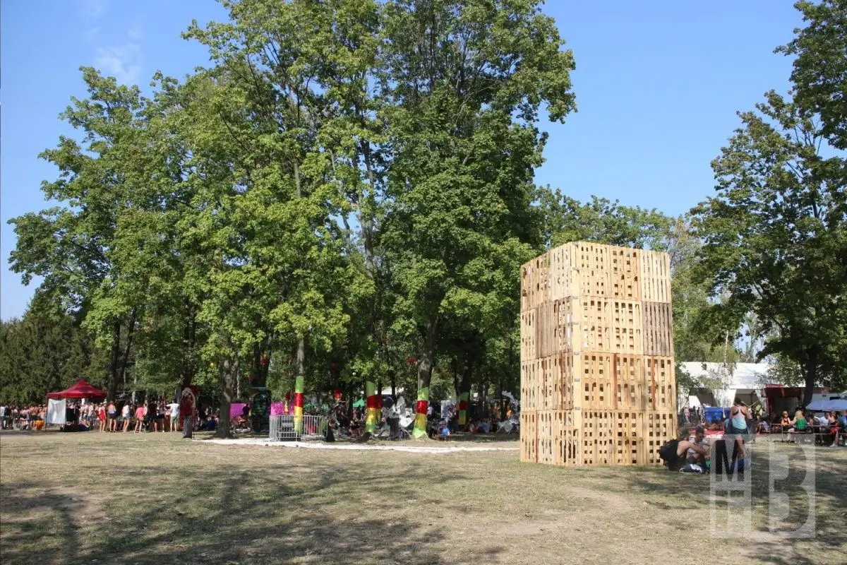 Kaplnka na hudobnom festivale UPRISING 2017