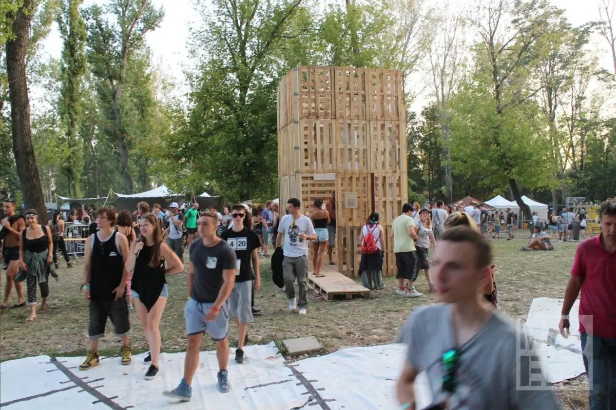 Kaplnka na hudobnom festivale UPRISING 2017