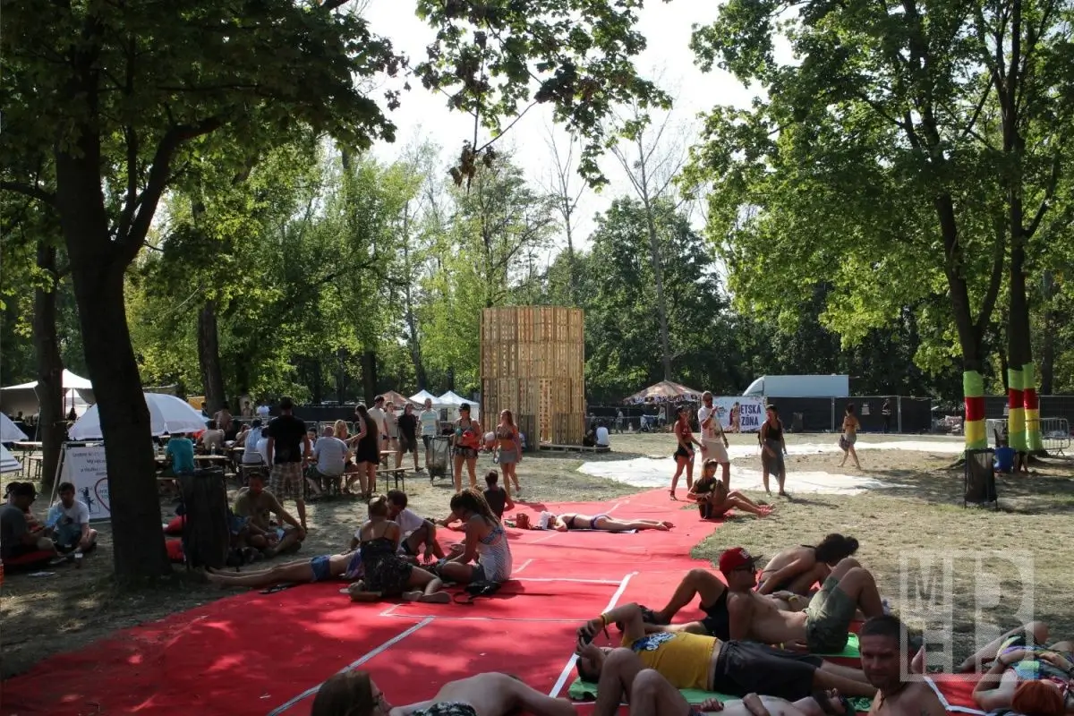 Kaplnka na hudobnom festivale UPRISING 2017